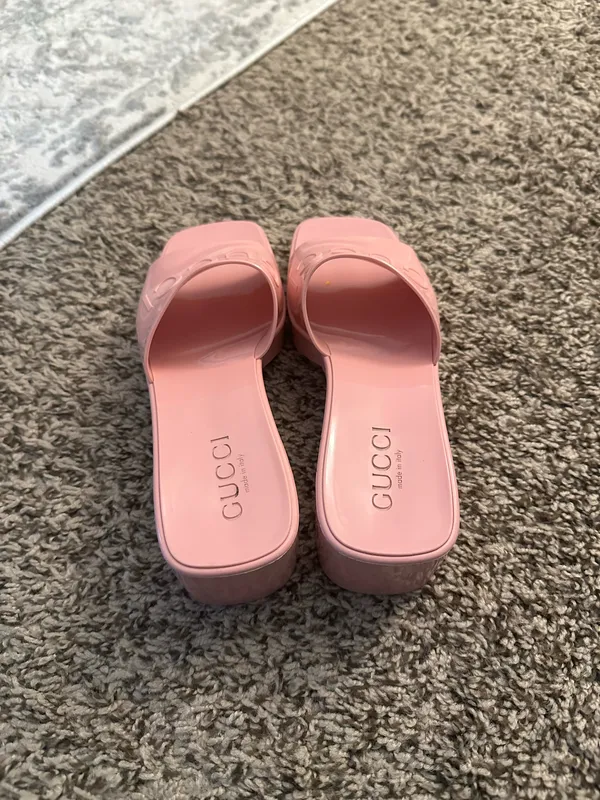 Gucci pink jelly sandals size 9 - Image 3