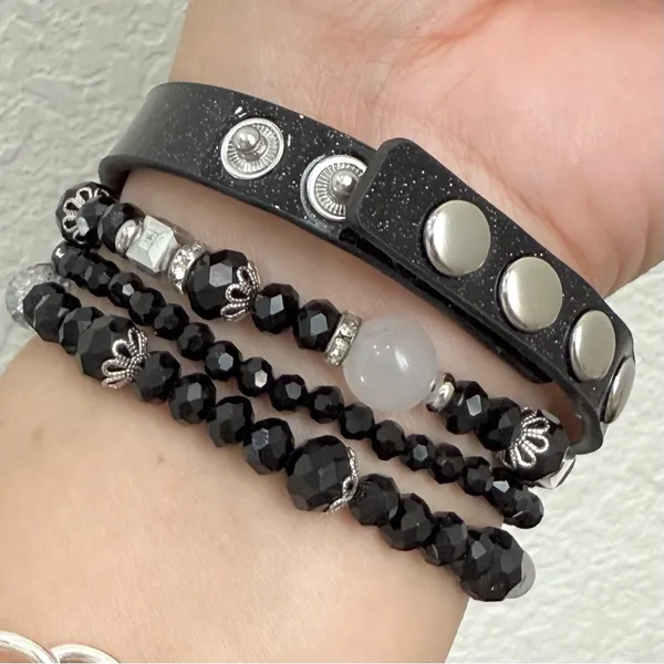 Black Silver Beaded Watch Band Compatible Apple Watch 40/41mm - Image 3