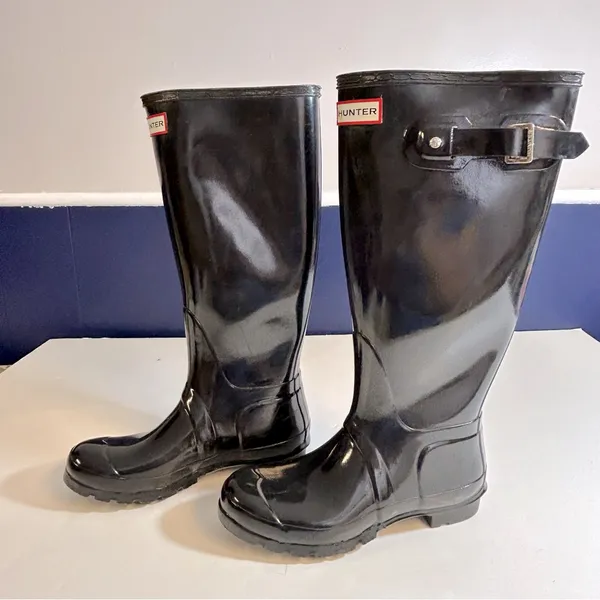 Hunter Women’s Original Tall Gloss Rain Boots in‎ Black Size 7 - Image 5