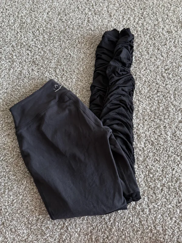 Beyond Yoga Black High-Rise Ruched Leggings Leg Warmer Ballet - Image 3