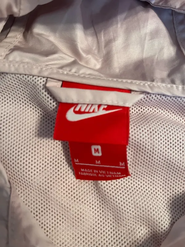 Nike Windbreaker Jacket Women’s - Image 2