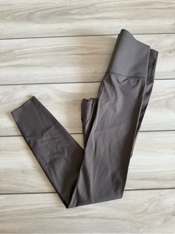 OQQ Seamless High Waist Butt Liftings Yoga Leggings Brown Medium NWT IN PKG - Image 3