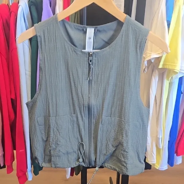 lululemon athletica Olive Zip-Up Crop Top - Image 4