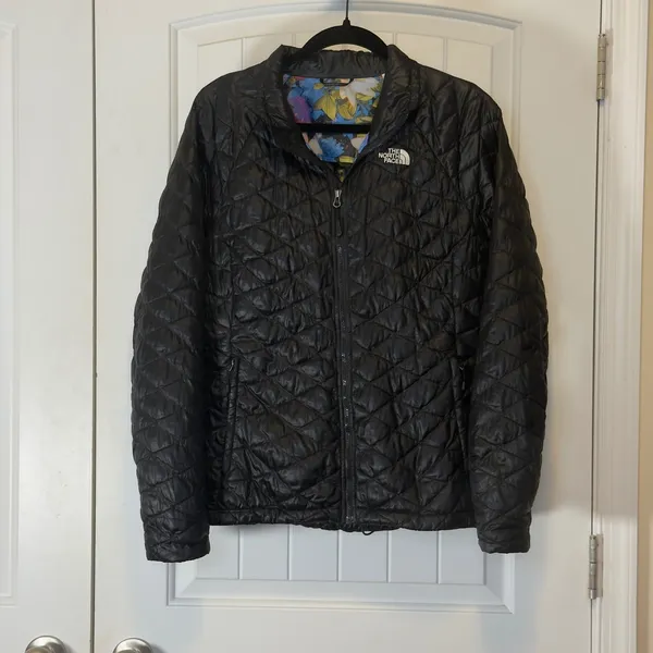 The North Face Med ThermoBall Quilted Jacket Black Floral Lining Full Zip Womens - Image 2