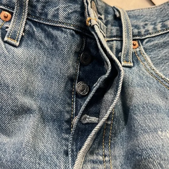 Levi’s women’s‎ size 28 cuff off denim shorts - Image 5