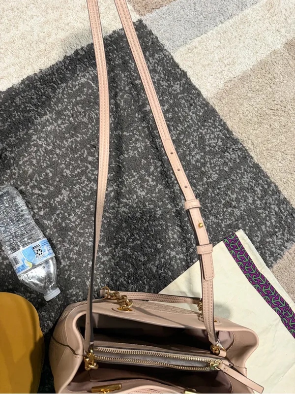 Tory Burch Quilted Taupe Tote Bag with Gold Hardware - Image 14