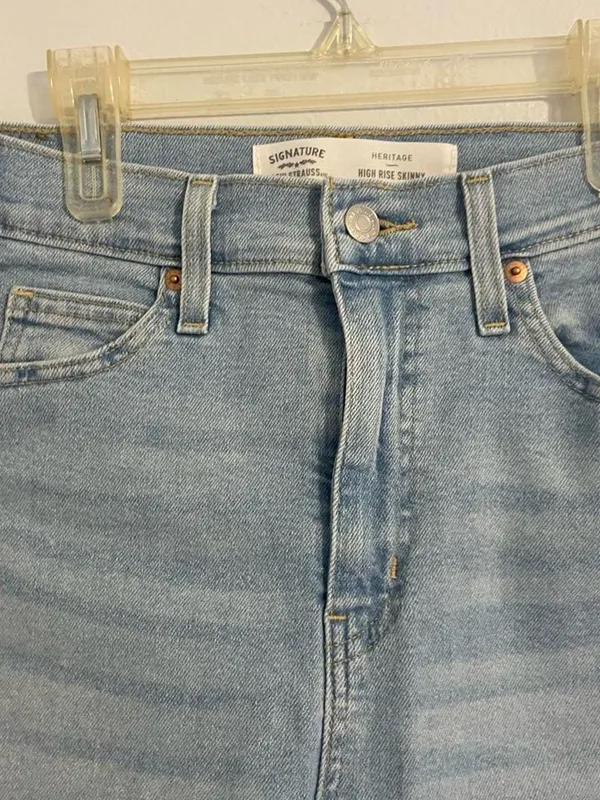 Levi's Signature Heritage High Rise Skinny Women's 6 Waist 28" Light Jeans - Image 2