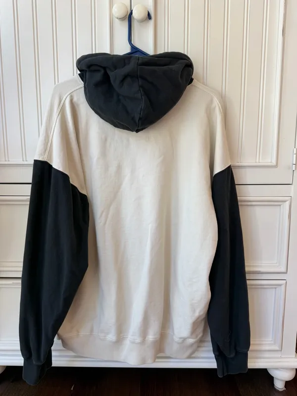Brandy Melville Sweatshirt - Image 3