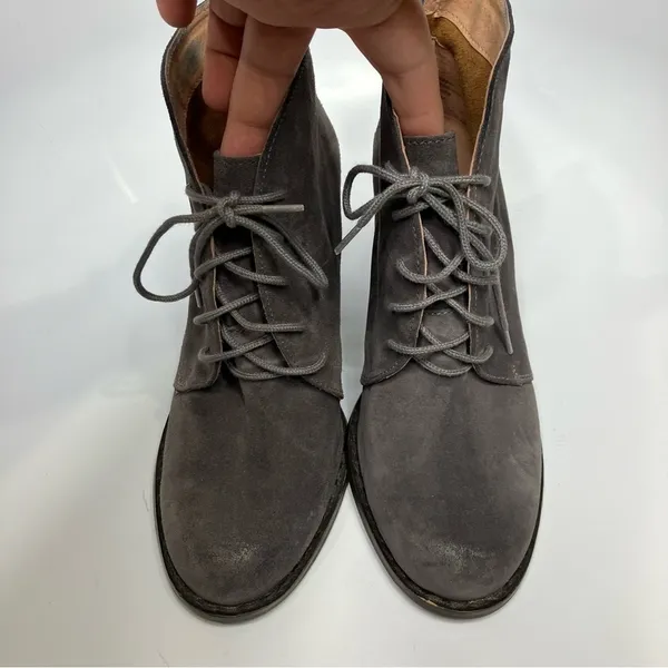 Seychelles Anthropologie Brand gray suede leather heel lace up‎ booties size 9.5 - Image 3