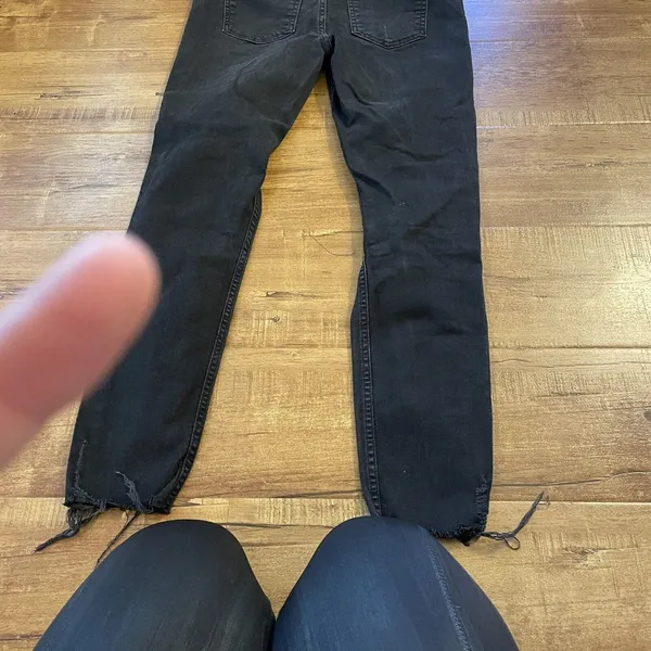 Free People Woman size W 29R Black Skinny Denim Jegging Jeans Distressed - Image 7