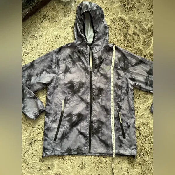 Women’s NEW BALANCE windbreaker☔️ - Image 5