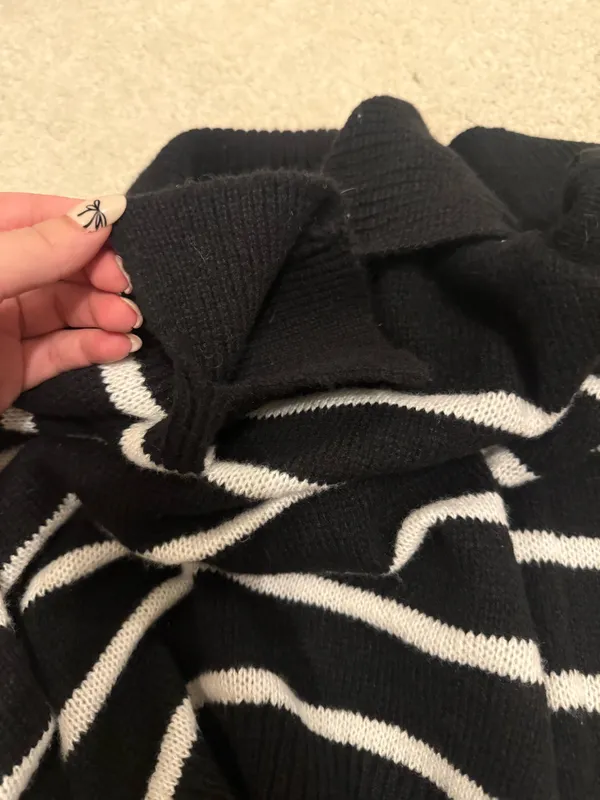Sweater Hoodie Black - Image 2