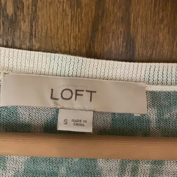 Loft lightweight‎ light green and when v neck button down cardigan - Image 2