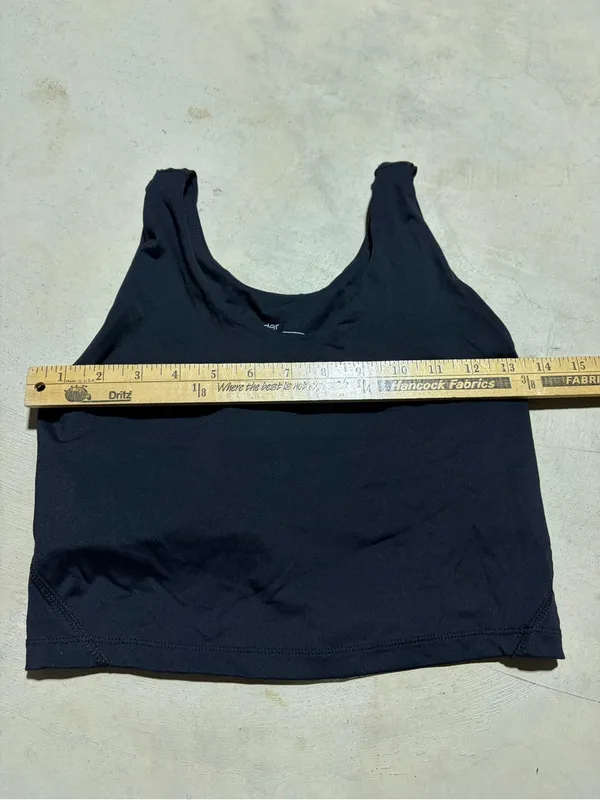We wander Black Women's sports bra tank top small - Image 2