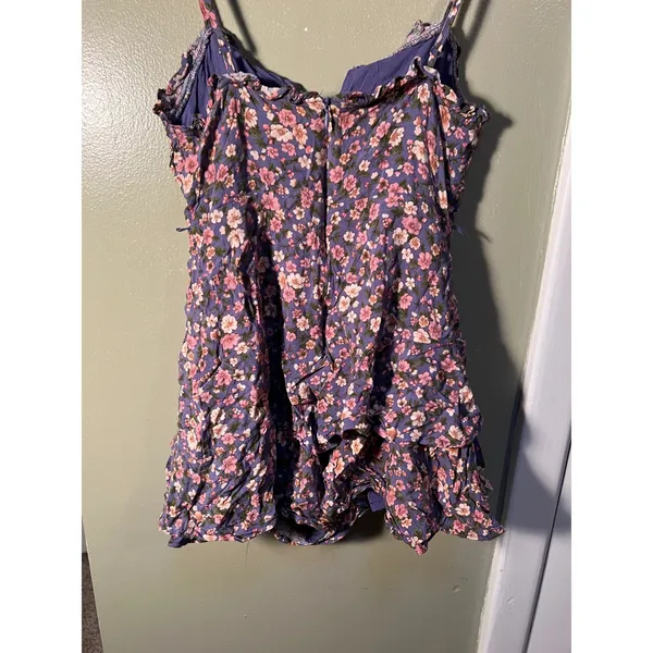 Altar'd State Women's Sz Small Romper Purple Ditsy Floral Sleeveless Ruffle Tier - Image 9