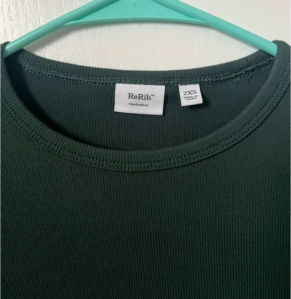 Aritzia Sunday Best Ribbed Long Sleeve Crop Top - Image 2