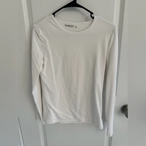 Abercrombie & Fitch White Long Sleeve - Image 3