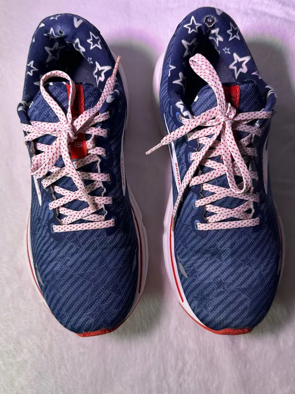 Brooks Men's Navy and Red Performance Running Shoe - Image 4
