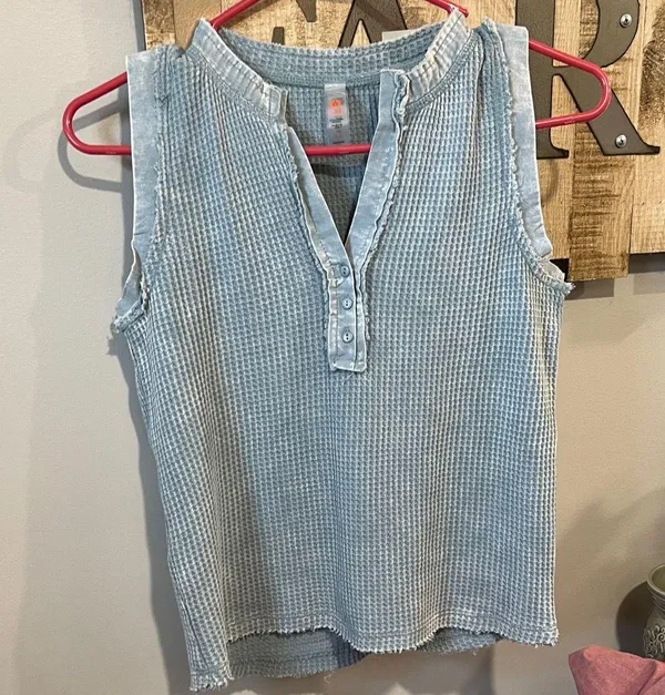 Mono B Boutique Light Blue Textured Tank Top - Image 5