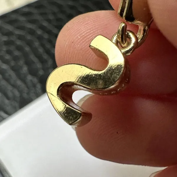 Vera Bradley Signed Costume Jewelry Charm - Letter / Initial S - Image 8