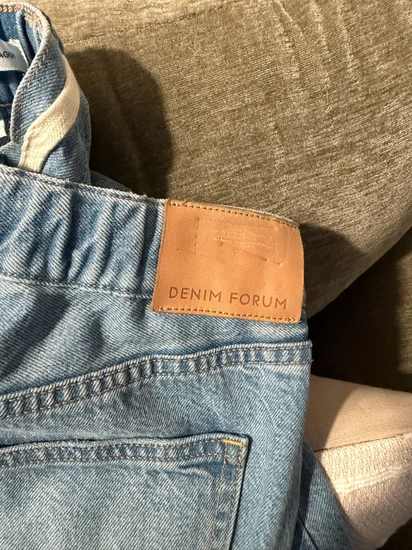 Aritzia Denim Forum The 90s So-Soft Low-Rise Baggy Jean - Image 4