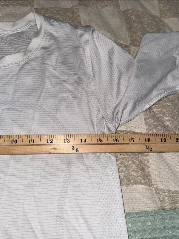 Lululemon Swiftly Tech Long-Sleeve Shirt 2.0 Waist Length - Image 2