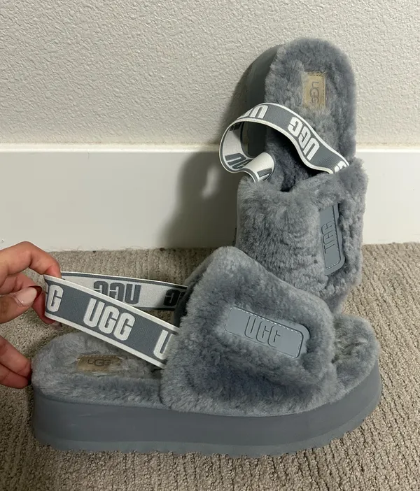 UGG Women’s 8 - Image 3