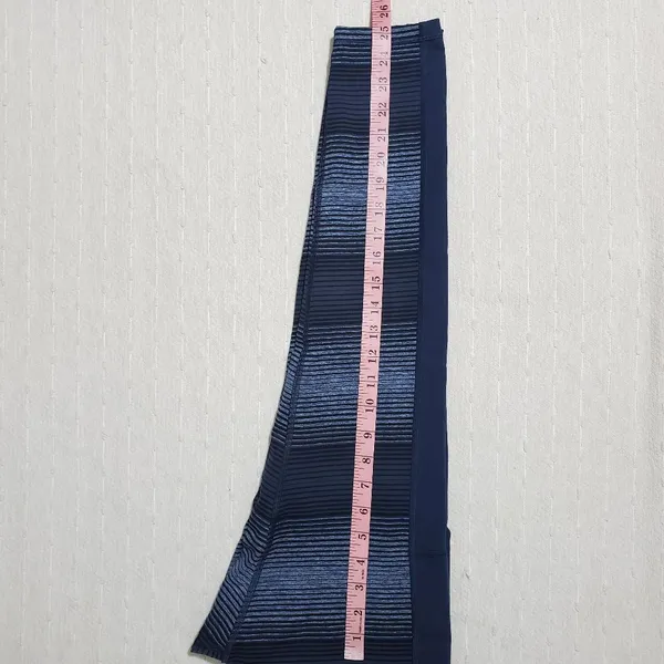 Aerie Offline High Waisted Women's‎ Striped Leggings. Size L - Image 4