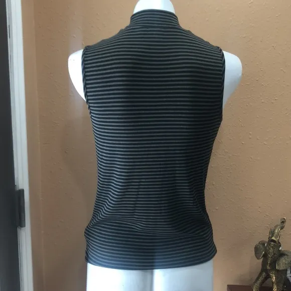 Gap striped sleeveless turtleneck shirt - Image 5
