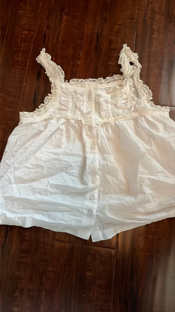 White lace button tank - Image 2
