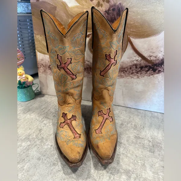 Big Bull Women’s Tan Embroidered Western Cowgirl Boots Size 8.5 US. - Image 2