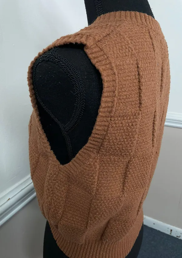 SheIn Dazy-Less Textured Knit V-Neck Sweater Vest Size Large - Image 3