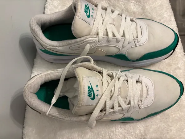 Green and white Nike Sz. 12 athletic or casual running shoes - Image 7