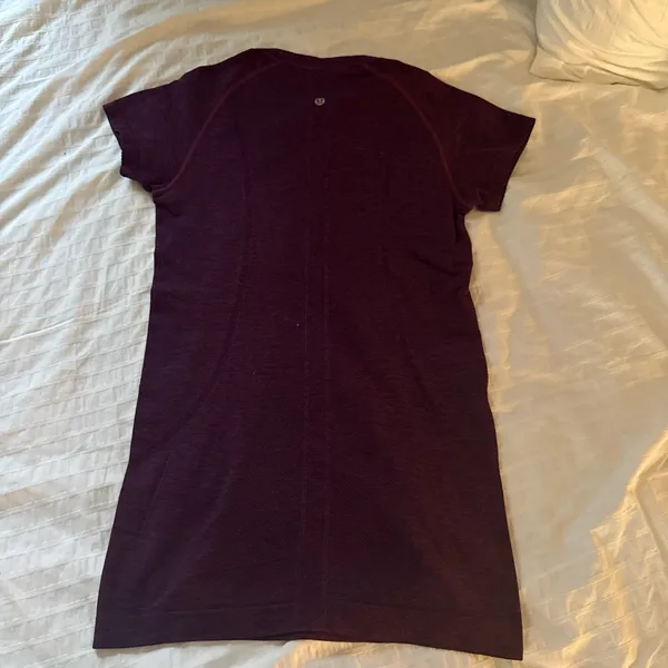 Lululemon Swiftly Tech Short Sleeve Purple - Image 3