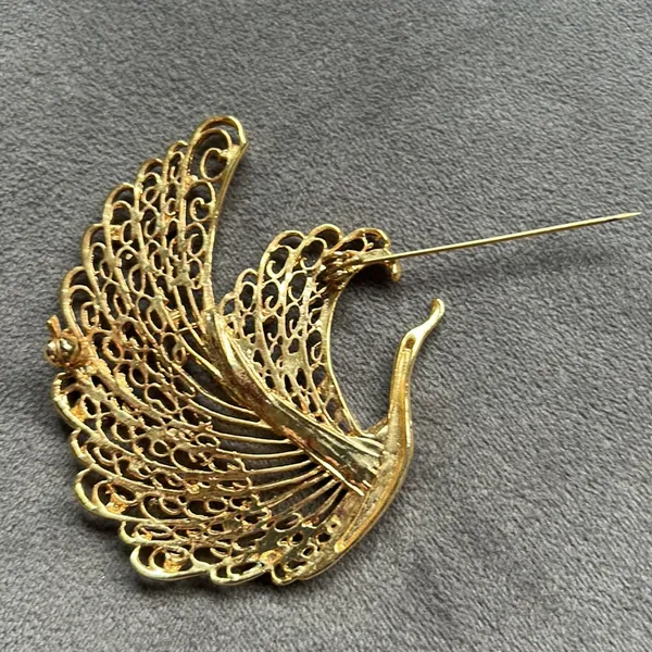 Vintage Peacock Brooch Pin Gold - Image 5