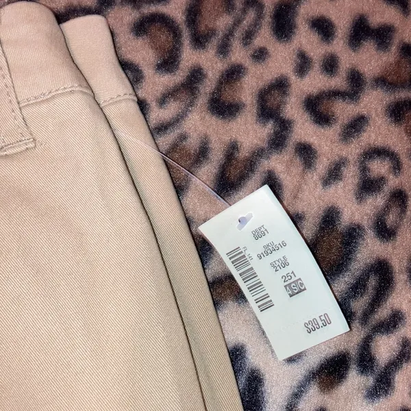 AEROPOSTALE Khaki Pants Women’s Size 4 Short Low Rise Skinny Pants Khaki Chinos - Image 4