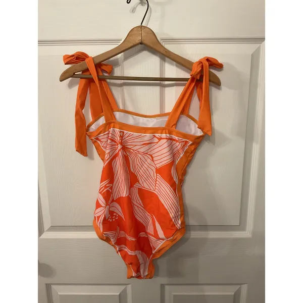 NWOT Orange Tropical Floral One Piece Swimsuit & Sarong Set Size M Resort - Image 6