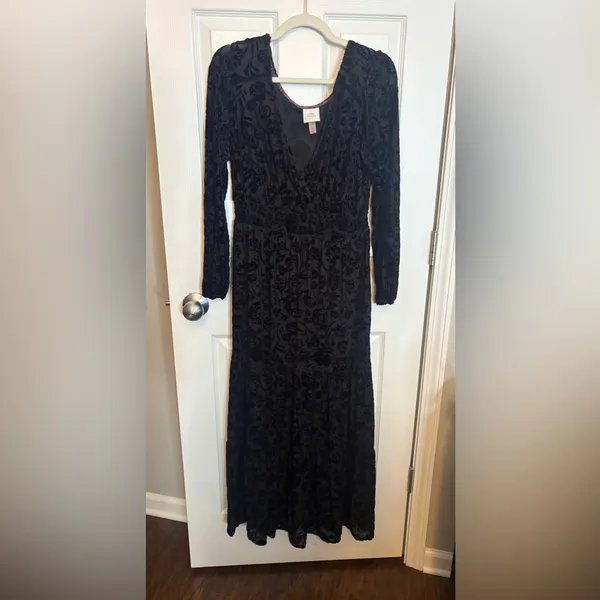 Knox Rose velvet maxi dress, Medium - Image 2