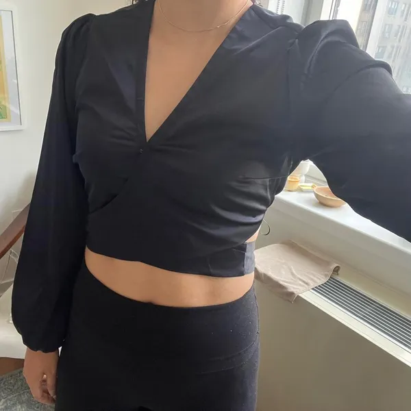 Abercrombie & Fitch Cropped Satin Long Sleeve Wrap Top - Black - M - Image 3
