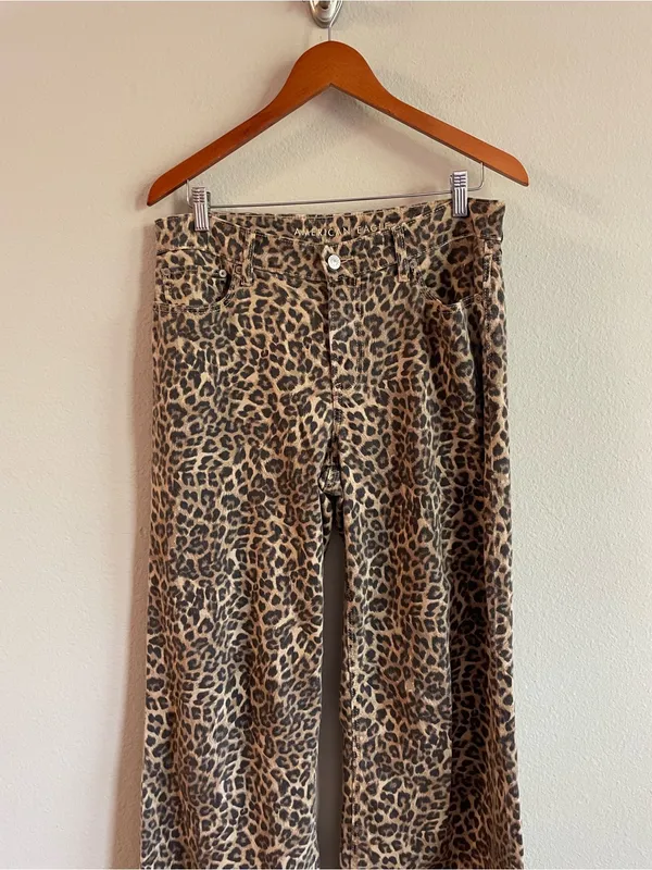 AE Animal Print Low-Rise Ultra Wide-Leg Pant Size 8R - Image 5