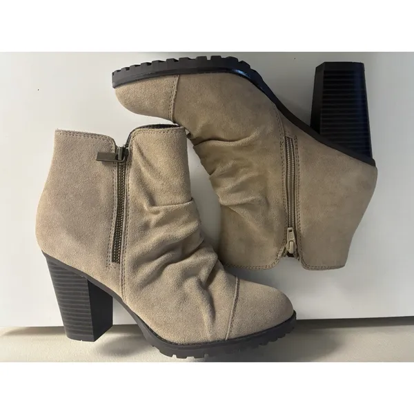 White Mountain Women’s Taft Suede Cushioned Ankle Booties Slouchy 8.5 M - Image 5