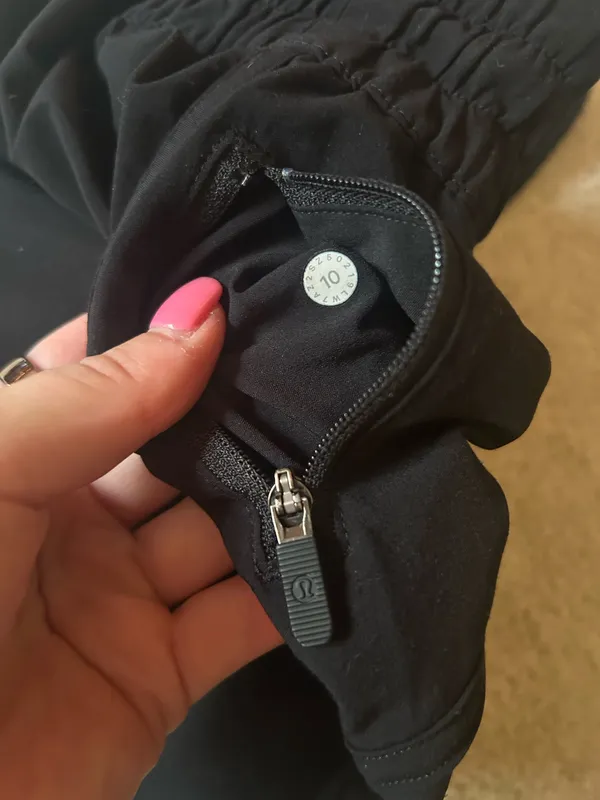 Lululemon Shorts High-Rise 3" - Image 4