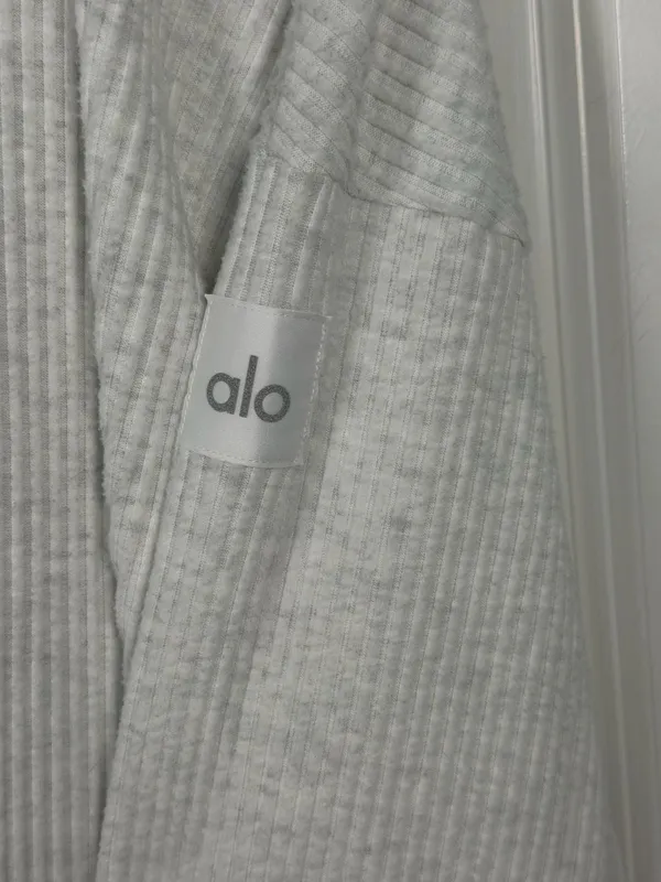 Alo Yoga Muse Rib-Knit Cropped Hoodie - Image 4