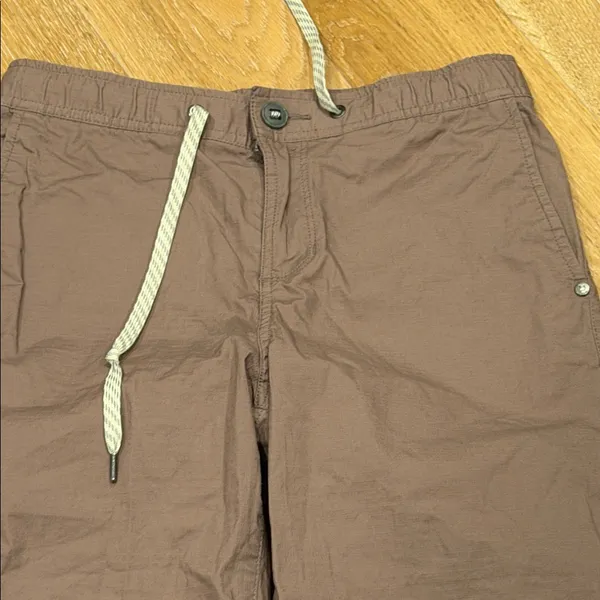 Vuori Women's‎ Cropped Brown Pants est. medium - Image 4