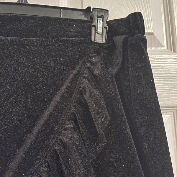 NWT H&M Black Glittery Velvet Ruffle Skirt Size Large NYE‎ Holiday Party - Image 4