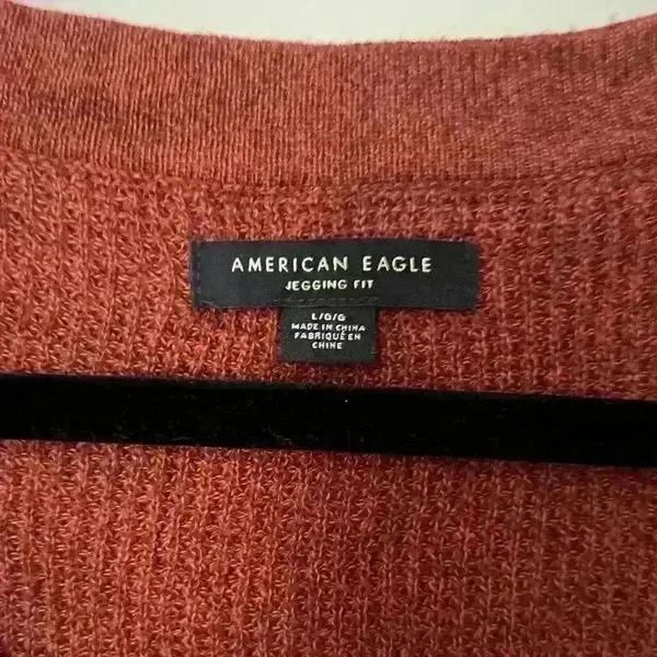American Eagle Jegging Fit Brick Red Long Sleeve Lace Up V Neck Sweater Size L - Image 4