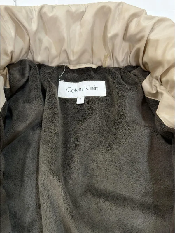 Size Small Women’s Calvin Klein Duck Down M Puffy Jacket. - Image 5