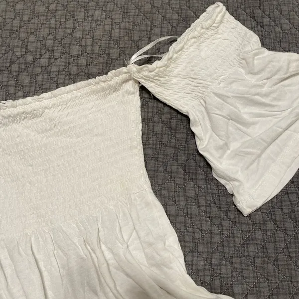 Women’s off the shoulders top Size L - Image 3