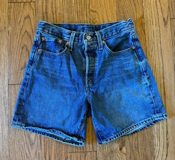 Levi’s 501 6” inseam dark wash high rise Jean shorts size 27 - Image 3