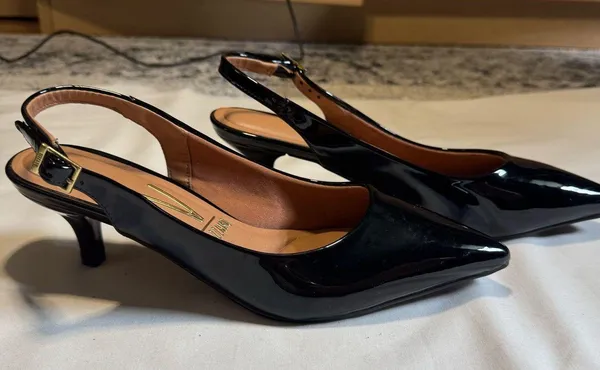 Black Pointed Toe Kitten Heels Vizzano Size 7.5 - Image 5